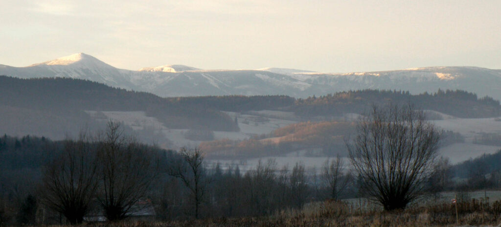 Graniczny grzbiet Karkonoszy często wybierano jako miejsce nielegalnego przekroczenia granicy PRL.