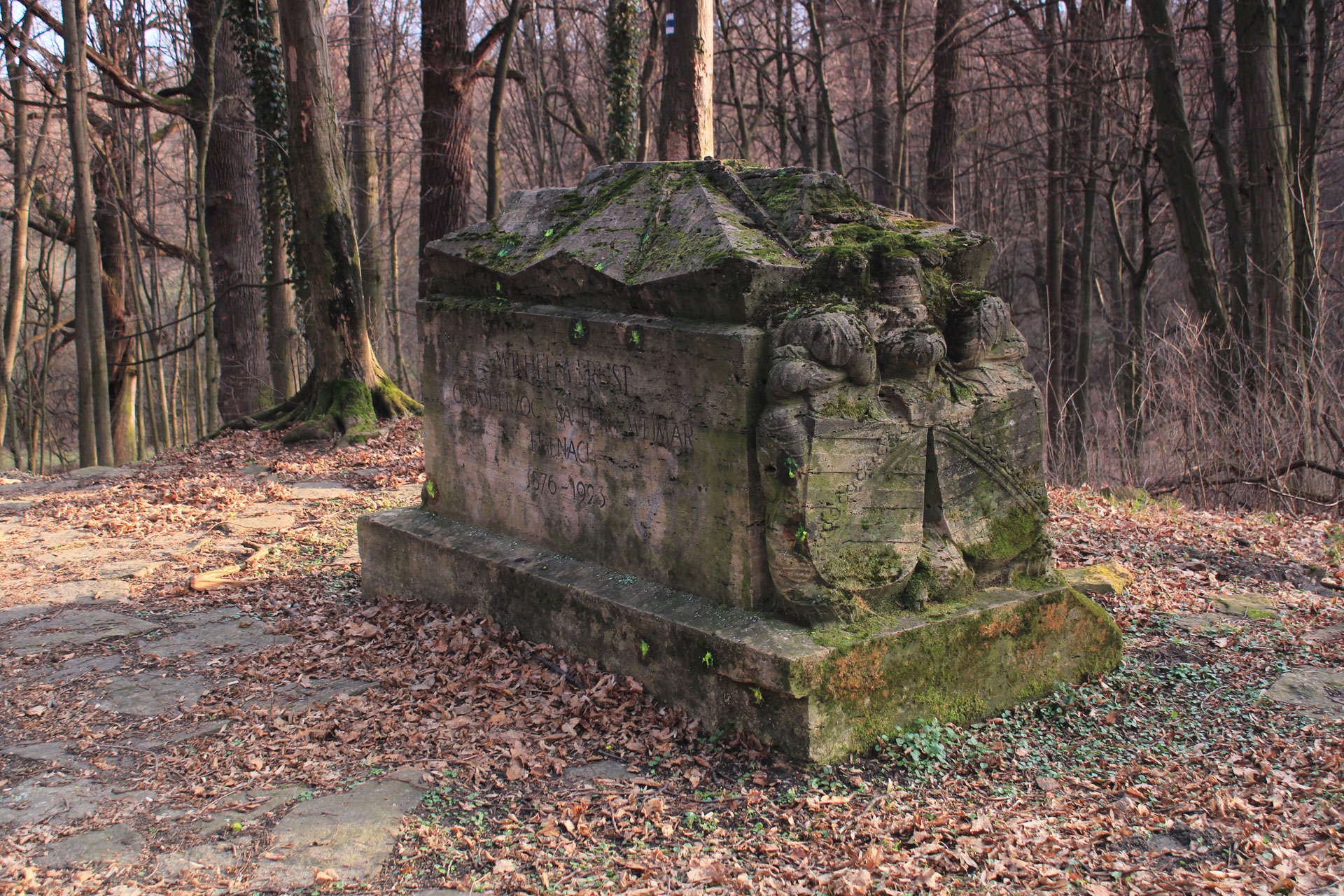 Zapomniany grób Wielkiego Księcia Saksonii w dolnośląskim lesie