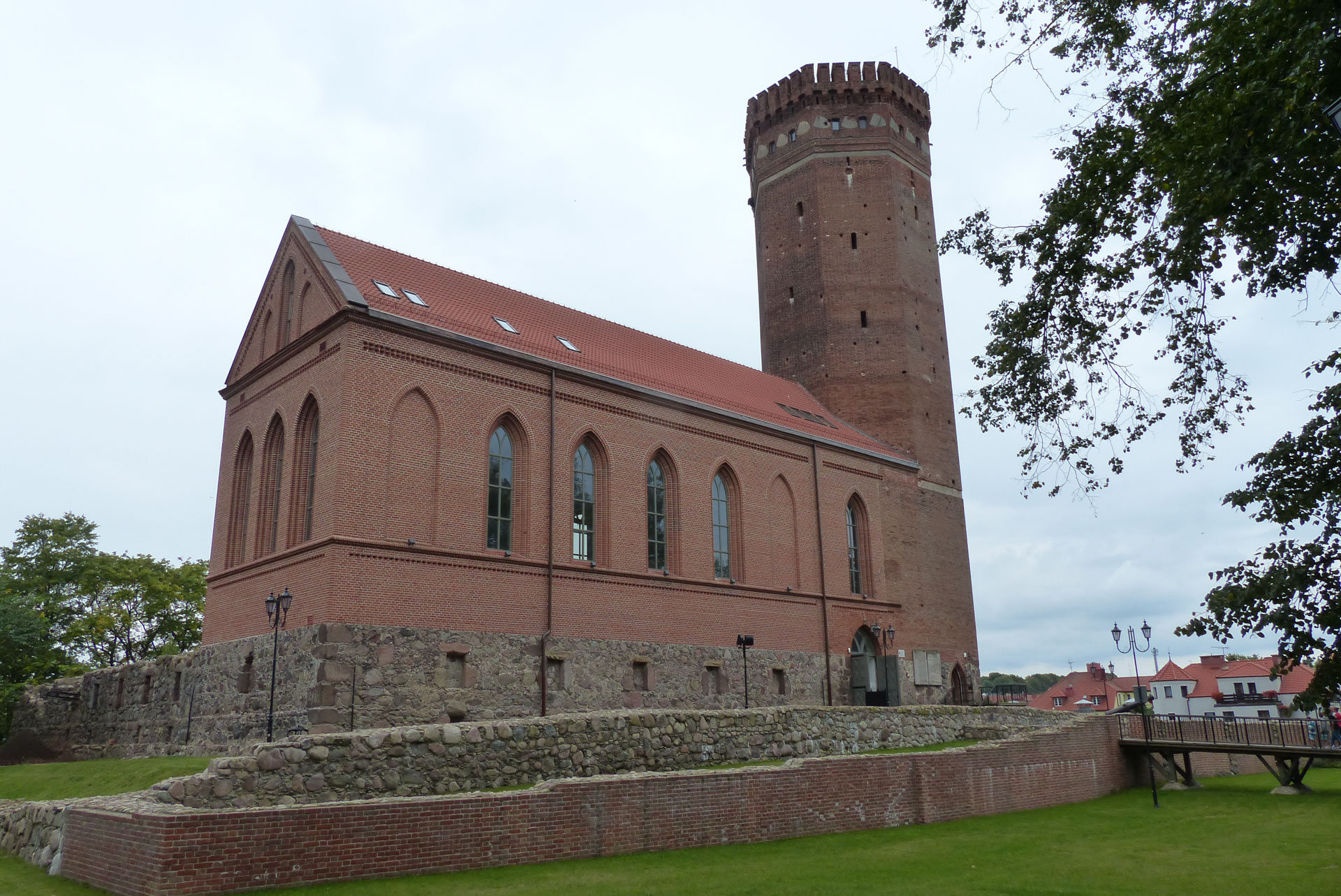 Pomorskie/ Archeolog: zeszliśmy do średniowiecznej zamkowej studni, wiemy, jak była budowana